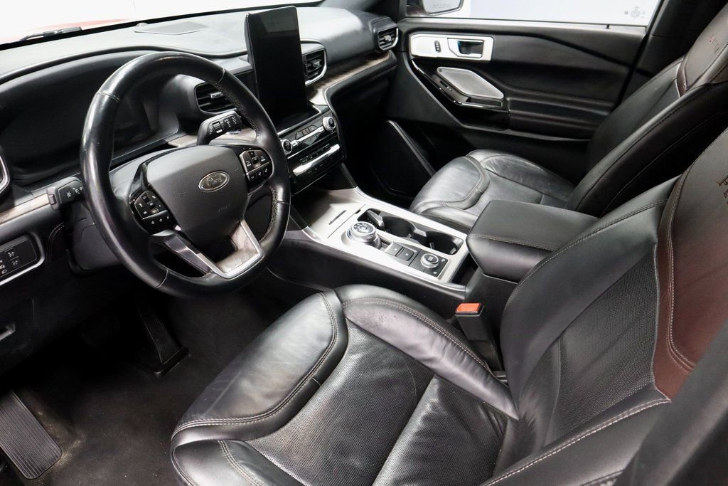 Certified 2022 Ford Explorer Platinum w/ Technology Package image 28