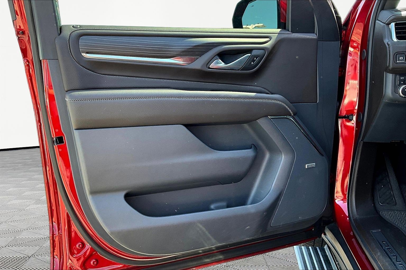 Used 2024 GMC Yukon Denali AWD/4WD image 19