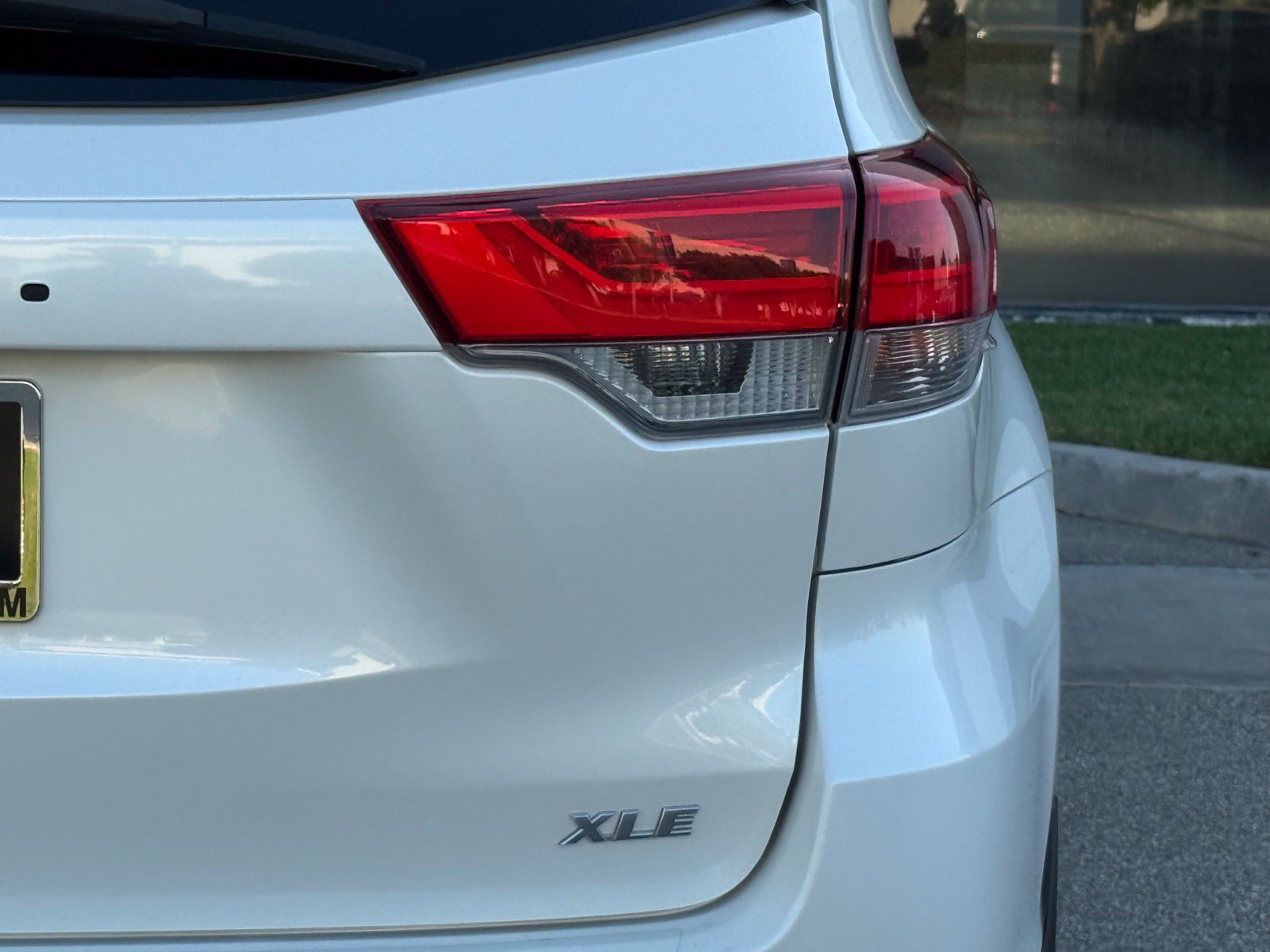 Used 2018 Toyota Highlander XLE FWD image 14