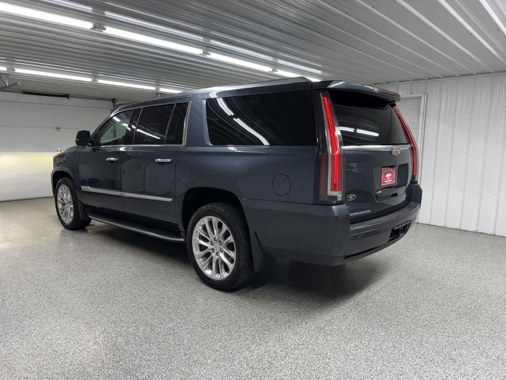 Used 2019 Cadillac Escalade ESV Luxury image 4