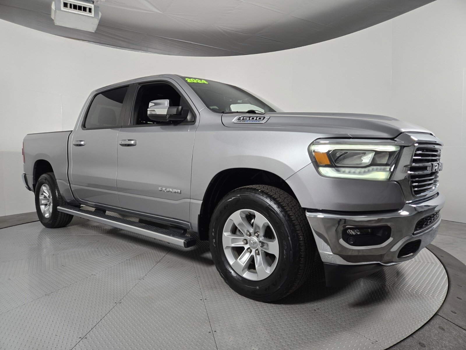 Used 2024 RAM 1500 Laramie image 2