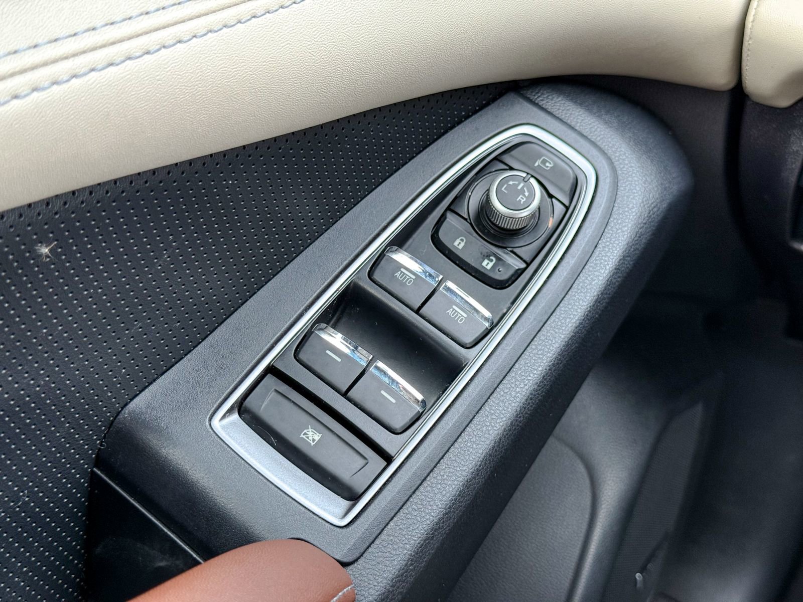 Used 2020 Subaru Ascent Touring image 34