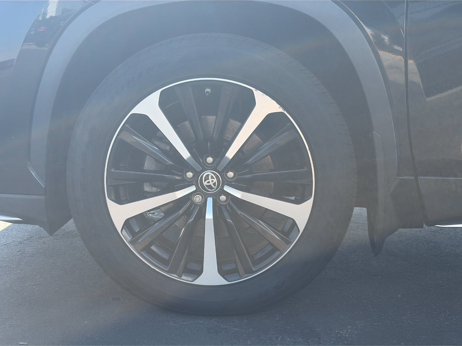 Used 2021 Toyota Highlander XSE AWD/4WD image 10