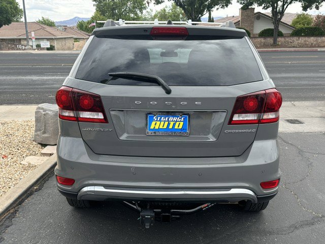 Used 2020 Dodge Journey Crossroad FWD image 4