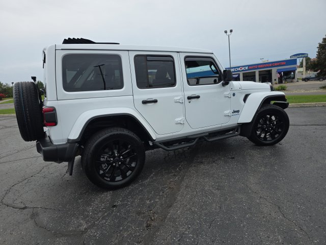Used 2025 Jeep Wrangler Unlimited Sahara w/ Safety Group AWD/4WD image 7