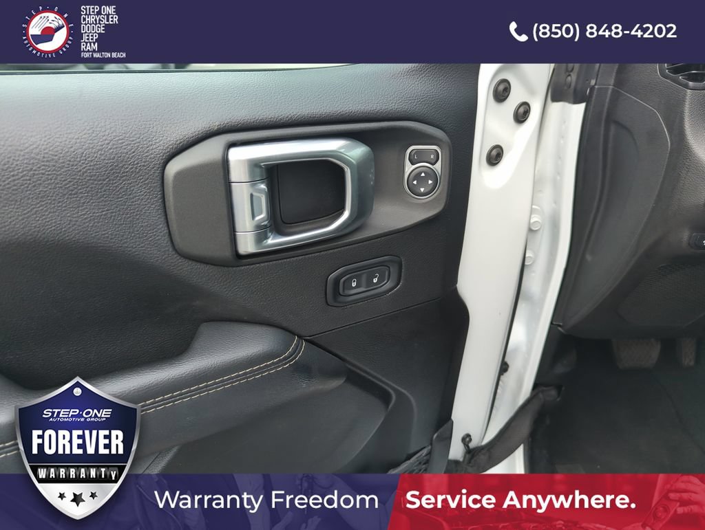 Used 2022 Jeep Wrangler Unlimited Sahara AWD/4WD image 18