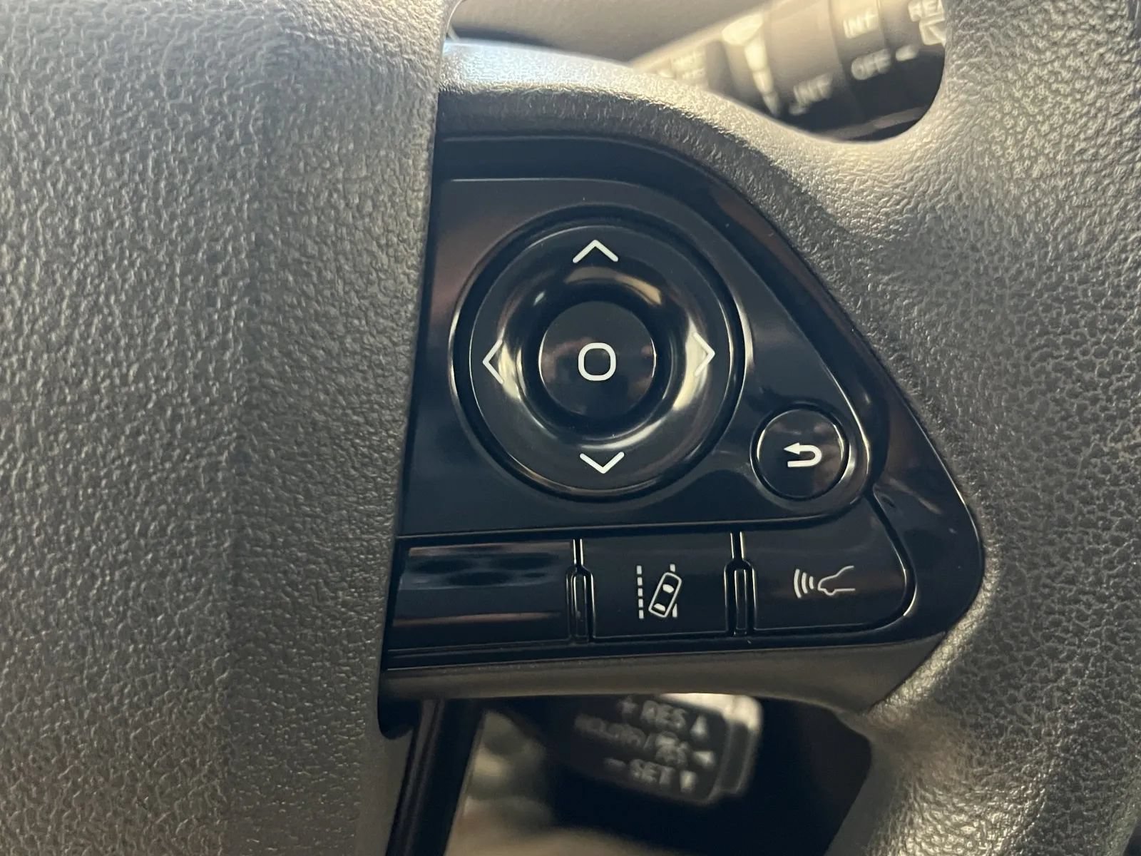 Used 2019 Toyota Prius LE FWD image 35