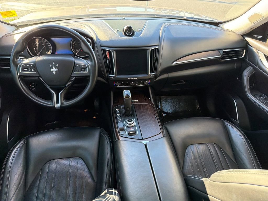 Used 2020 Maserati Levante GranLusso image 16