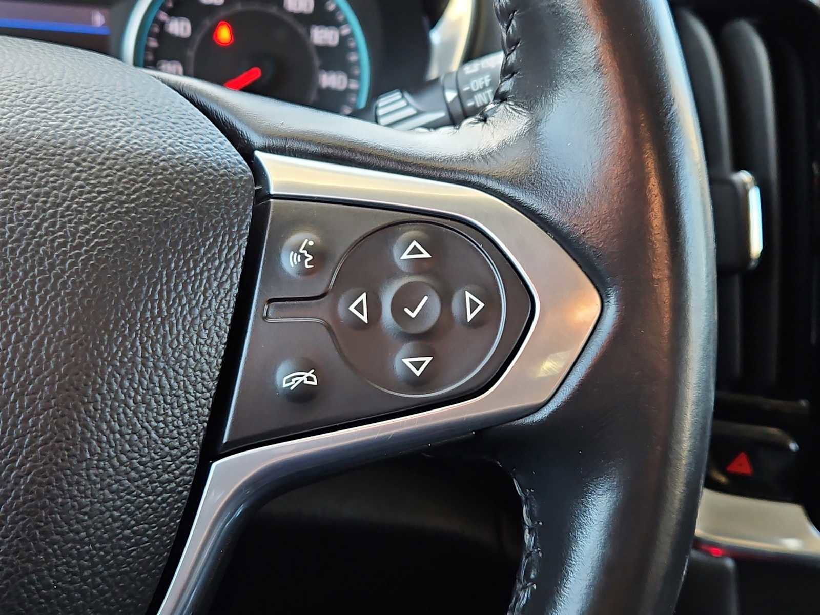 Used 2021 Chevrolet Traverse LT w/ LT Premium Package image 28