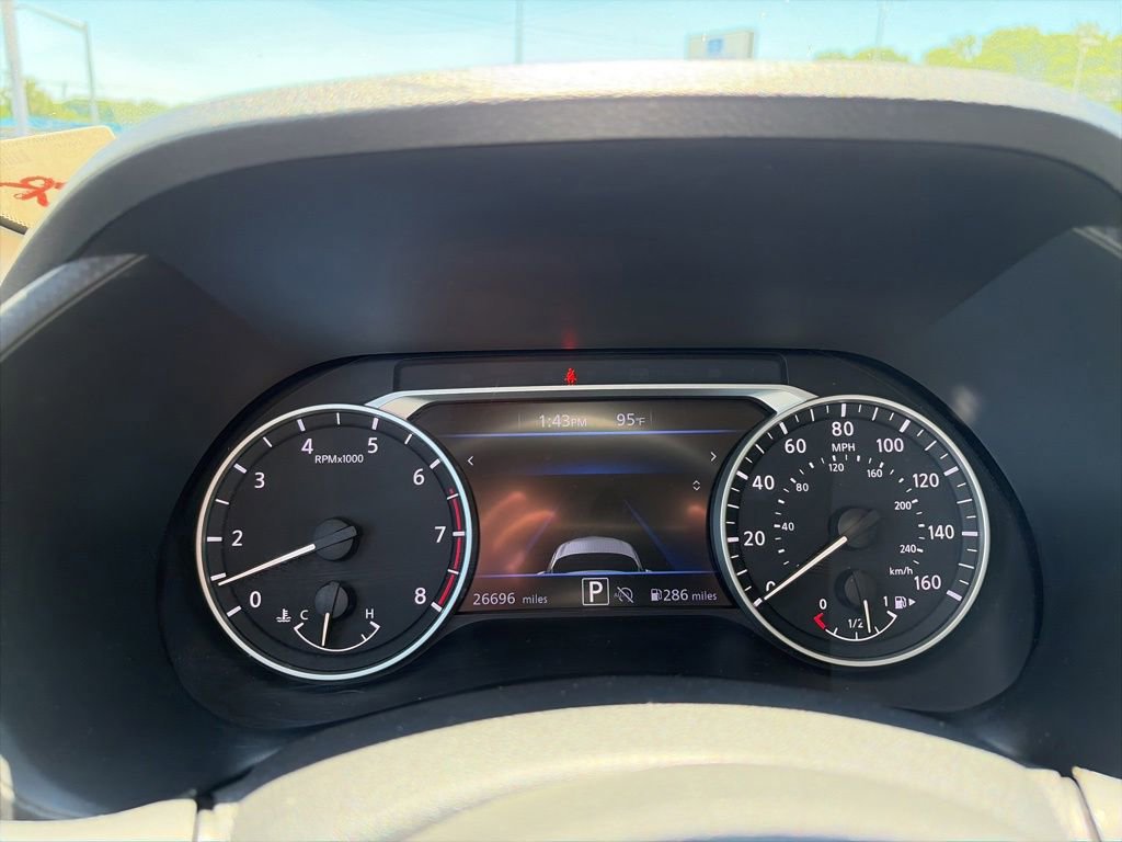 Used 2025 Nissan Sentra SV FWD image 17