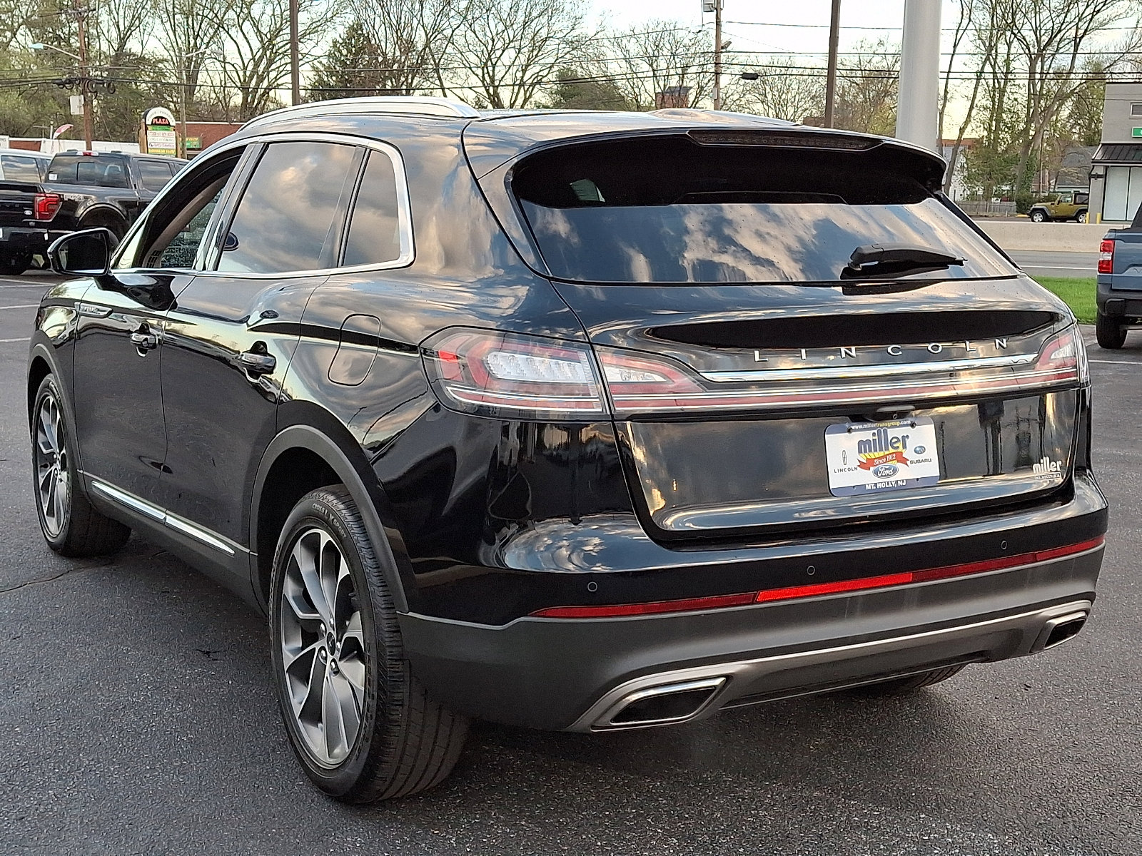 Certified 2023 Lincoln Nautilus Reserve AWD/4WD image 4