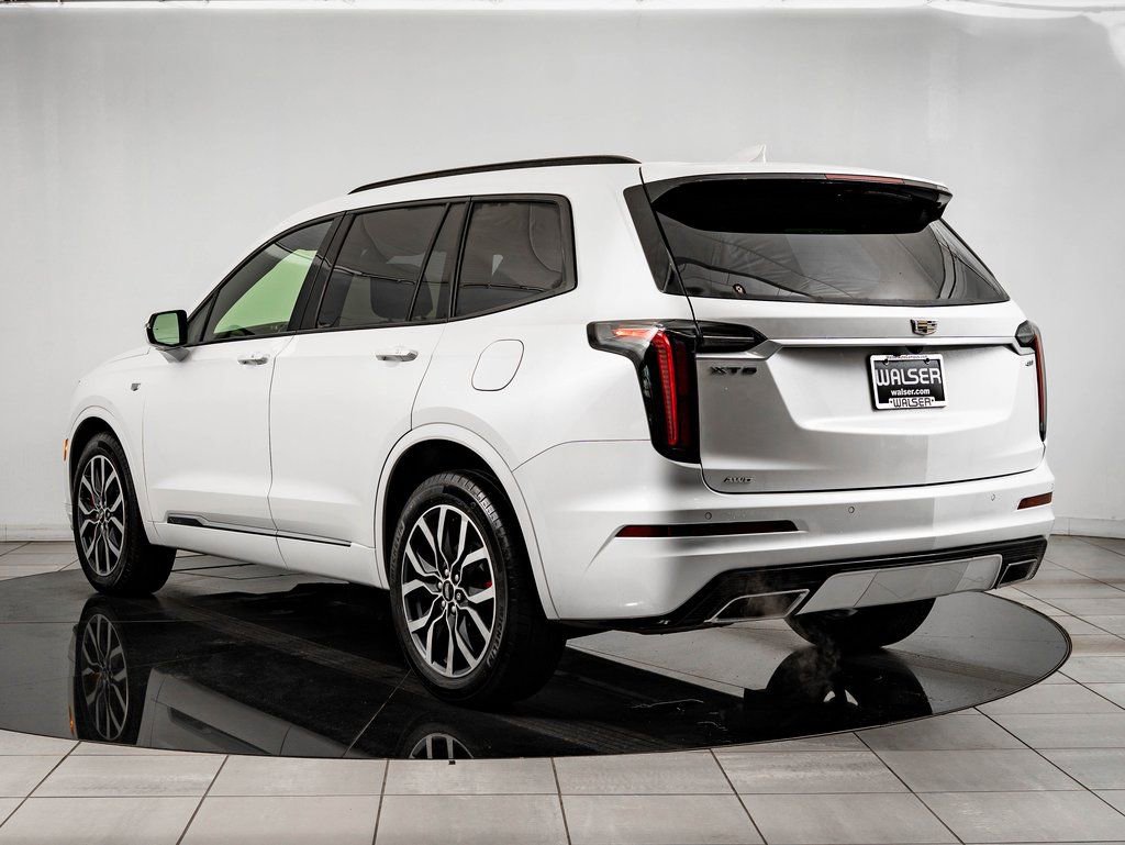 Used 2023 Cadillac XT6 Sport image 10