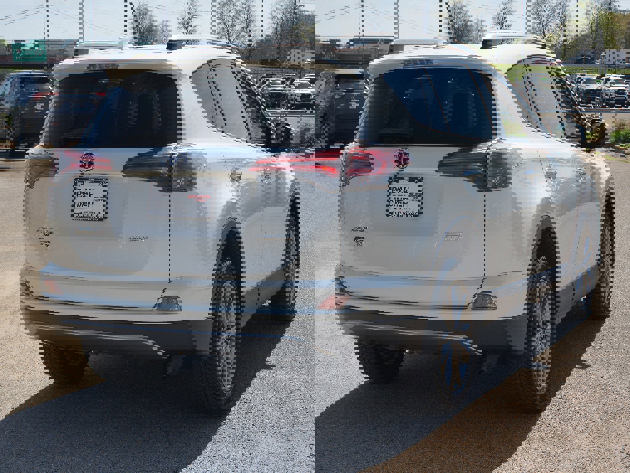 Used 2018 Toyota RAV4 Limited image 21