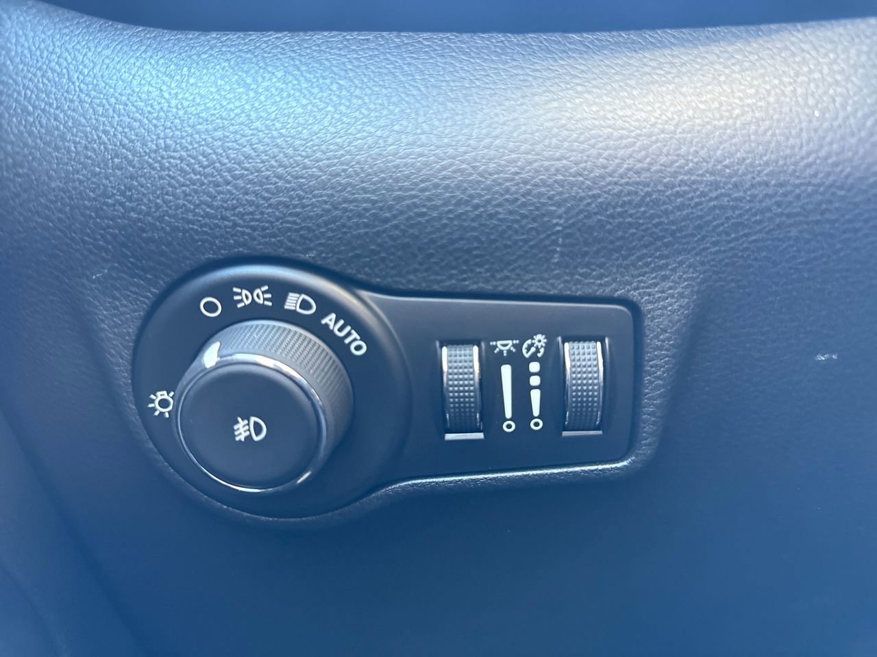 Used 2024 Jeep Compass Trailhawk image 28