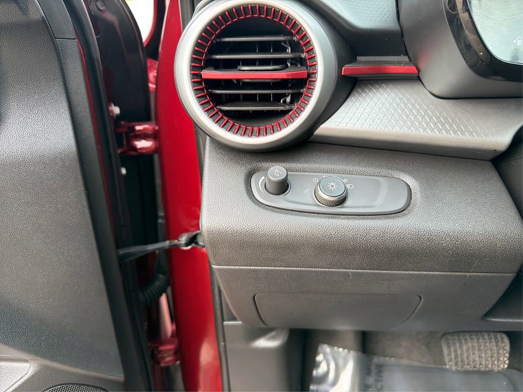 Used 2024 Chevrolet Trax RS w/ Driver Confidence Package image 18