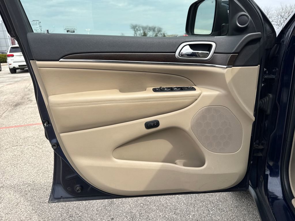 Used 2018 Jeep Grand Cherokee Limited w/ Luxury Group II image 10