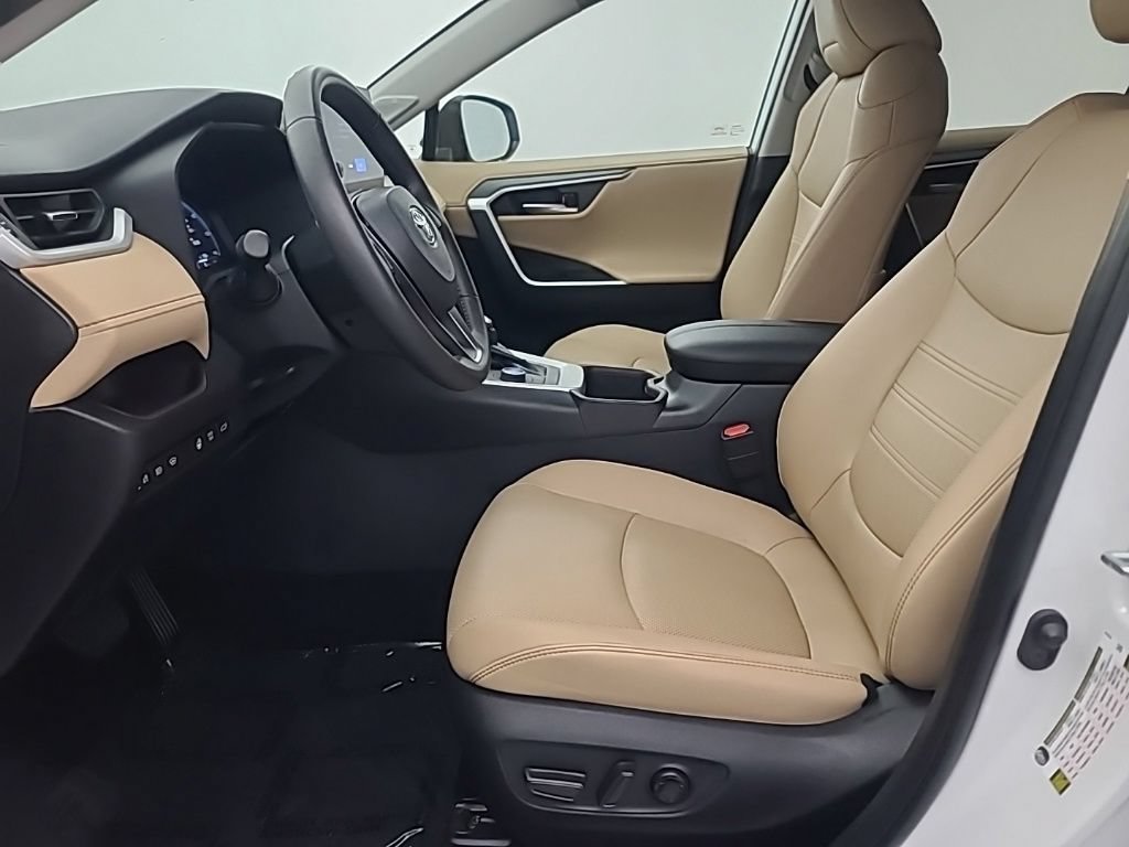 Used 2025 Toyota RAV4 Limited w/ Weather Package AWD/4WD image 27