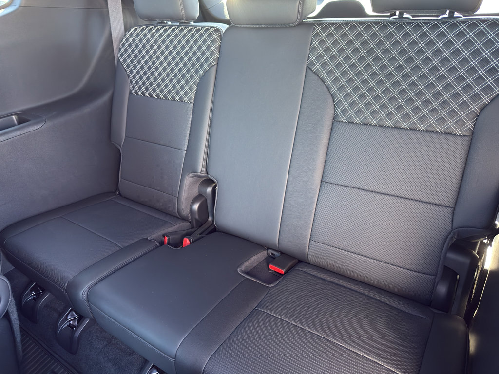 Used 2024 GMC Acadia Denali w/ Super Cruise Package image 27