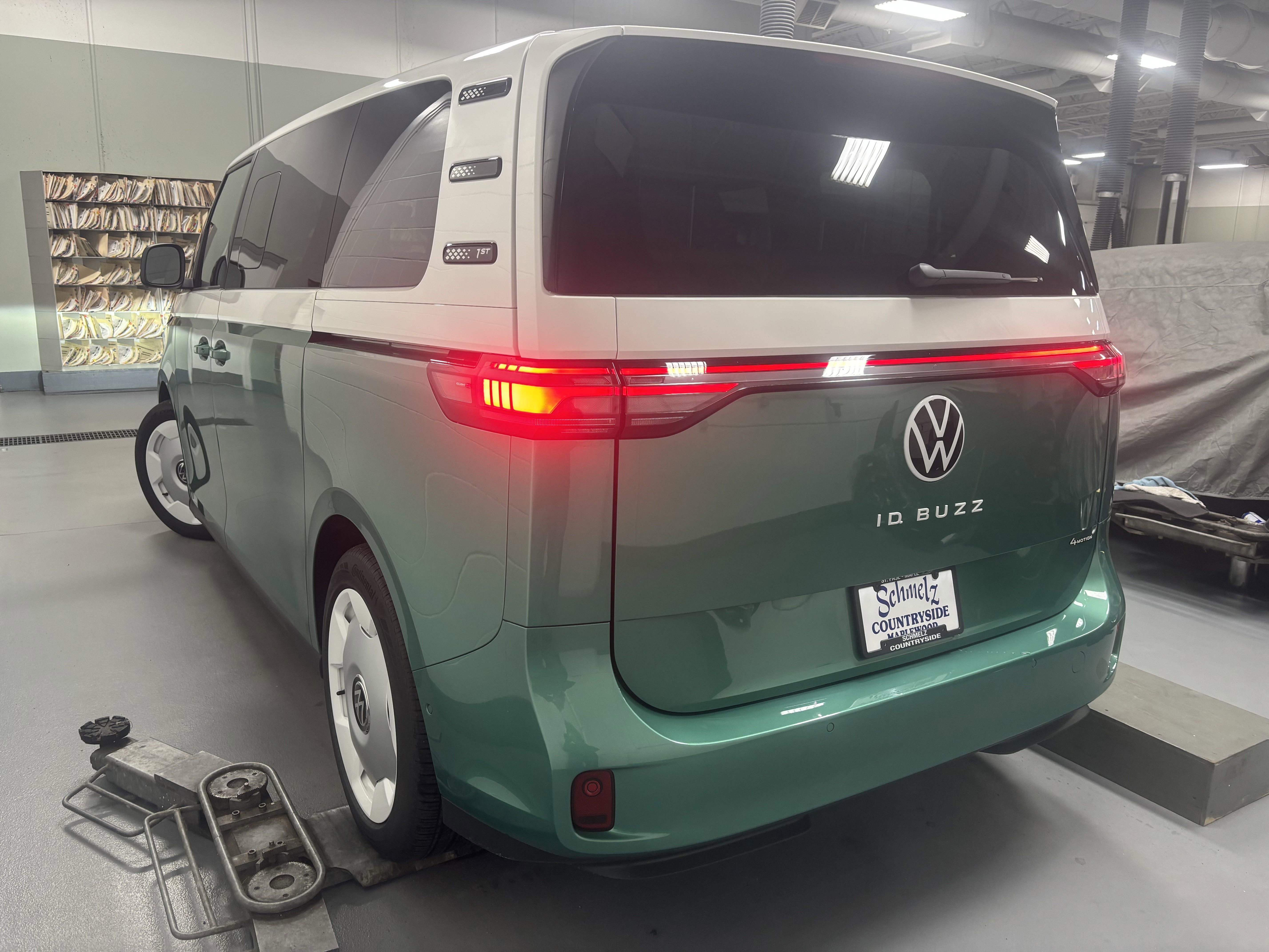 New 2025 Volkswagen ID. Buzz 1st Edition AWD/4WD image 9