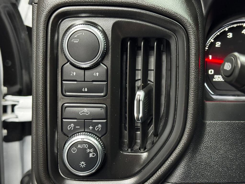 Used 2024 GMC Sierra 2500 Pro image 30
