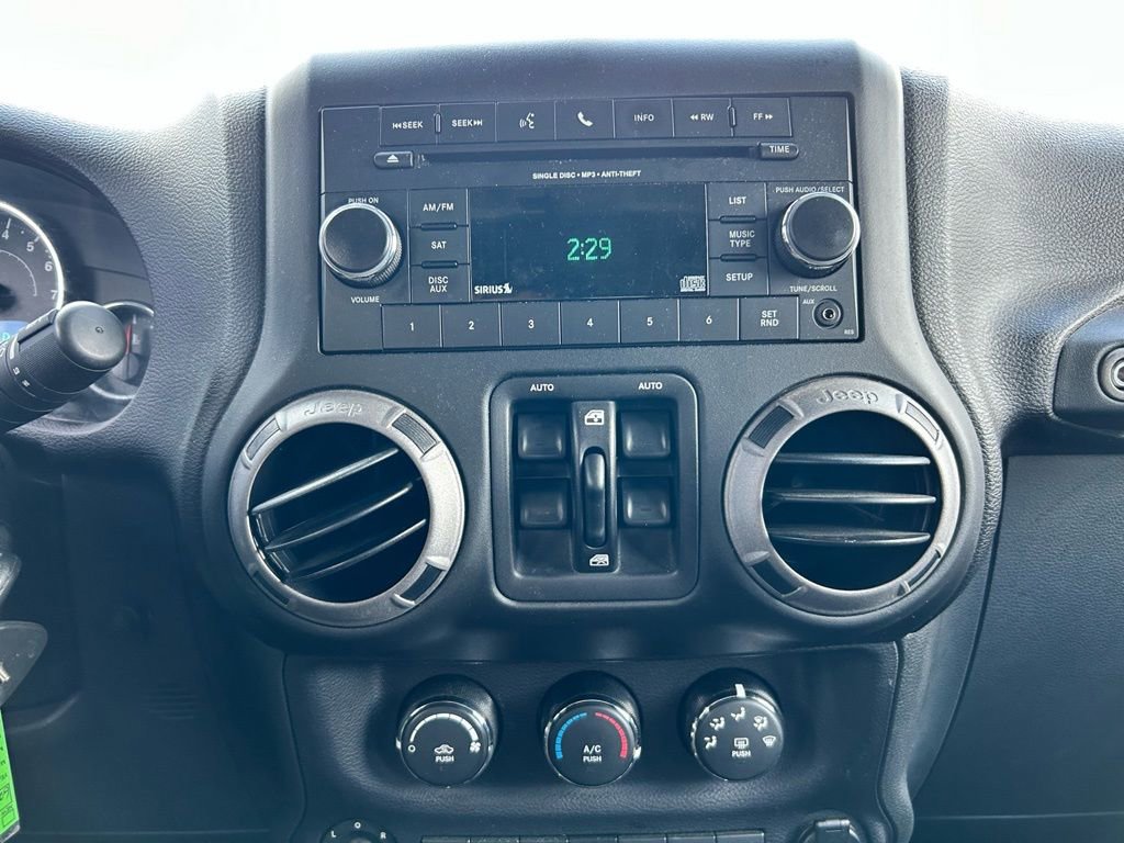 Used 2016 Jeep Wrangler Unlimited Willys image 25