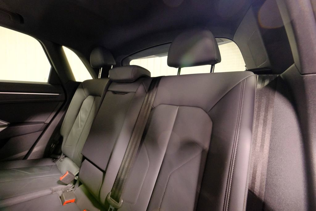 Used 2025 Audi Q3 2.0T Premium image 30
