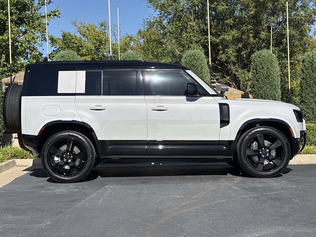 New 2026 Land Rover Defender 110 X-Dynamic SE AWD/4WD image 6
