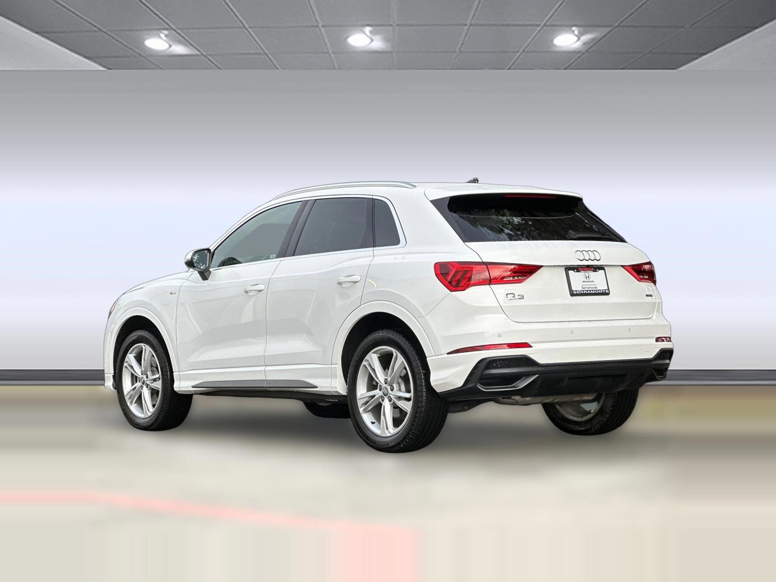 Used 2020 Audi Q3 2.0T Premium w/ Convenience Package image 3