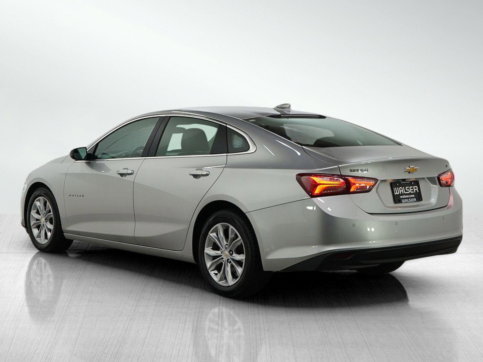 Used 2021 Chevrolet Malibu LT image 3