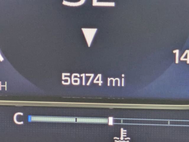 Used 2024 Chevrolet Suburban Z71 w/ Luxury Package image 36