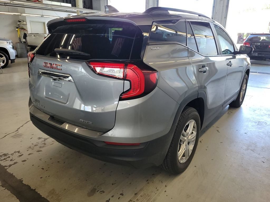 Used 2023 GMC Terrain SLE w/ Driver Convenience Package AWD/4WD image 3