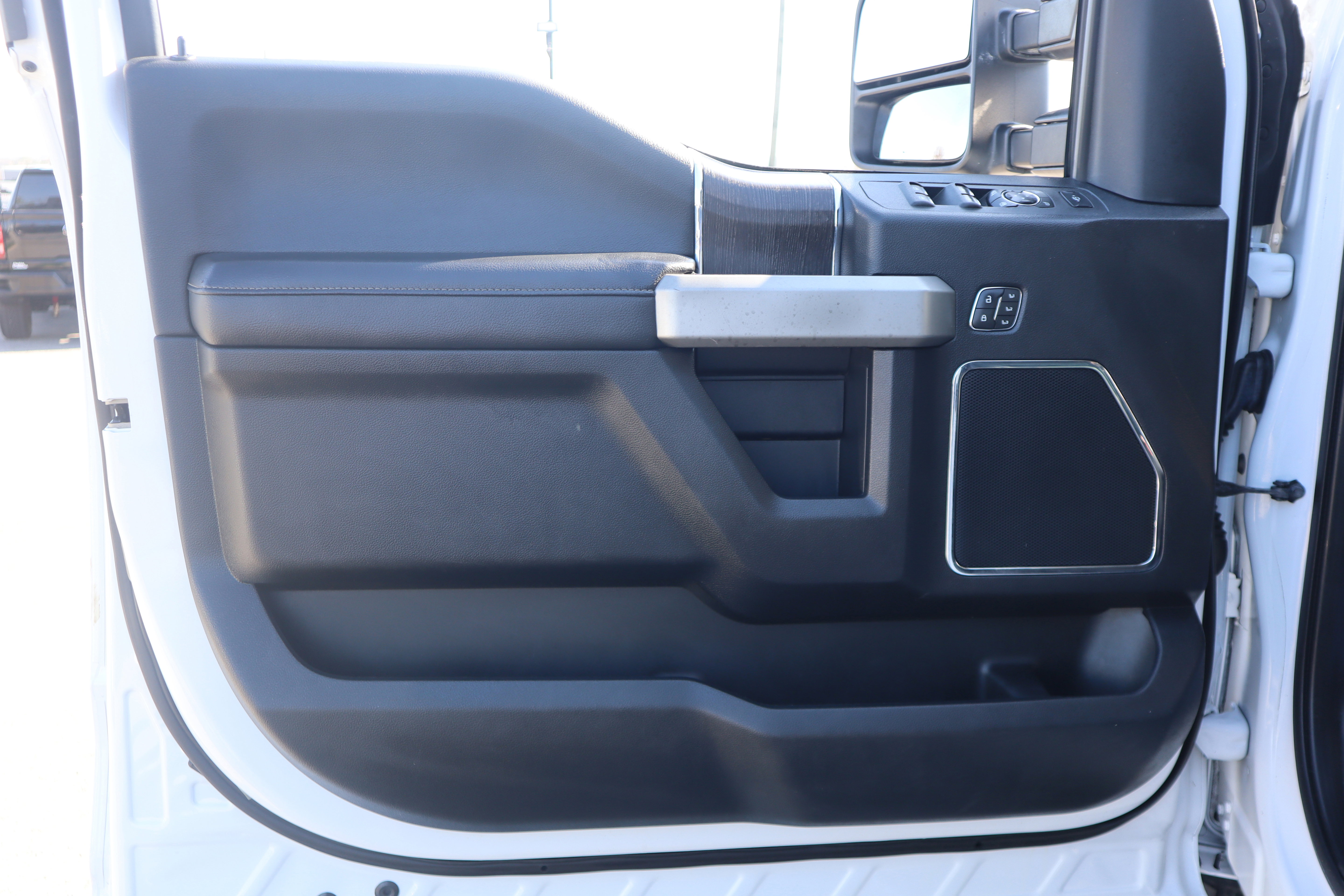 Used 2020 Ford F250 Lariat w/ Lariat Value Package image 27