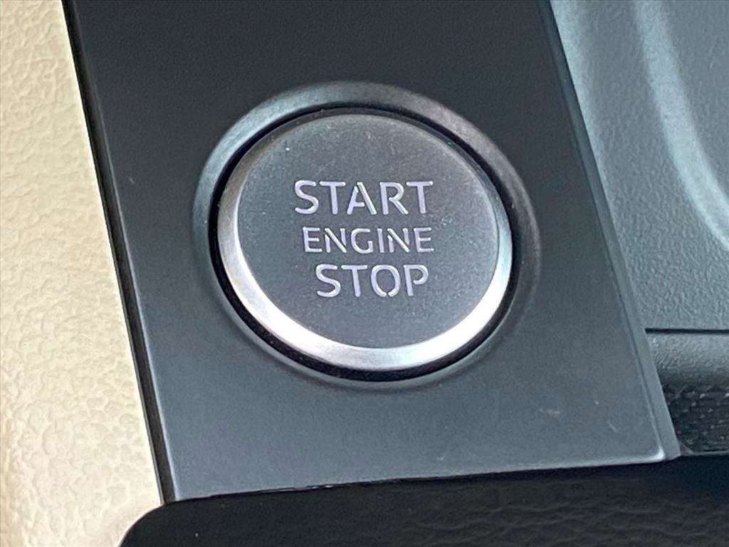 Used 2023 Audi A4 2.0T Premium w/ Convenience Package image 18