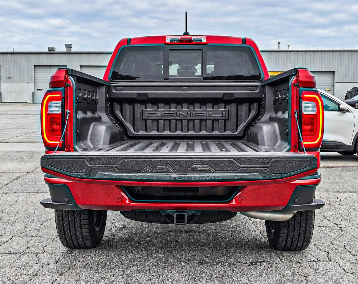 Certified 2024 GMC Canyon Denali AWD/4WD image 7
