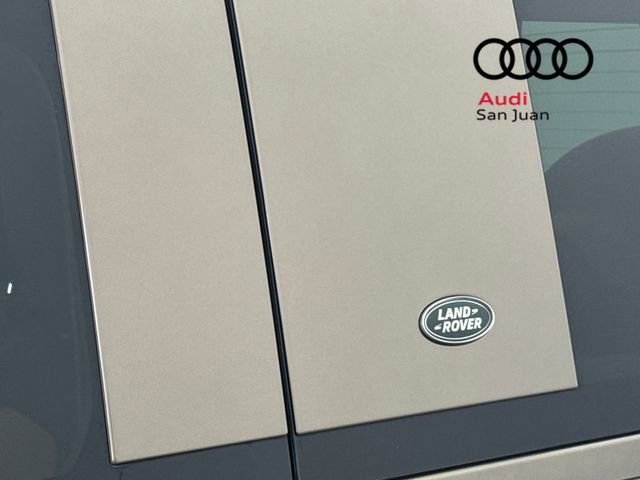 Used 2023 Land Rover Defender 110 X-Dynamic SE image 12