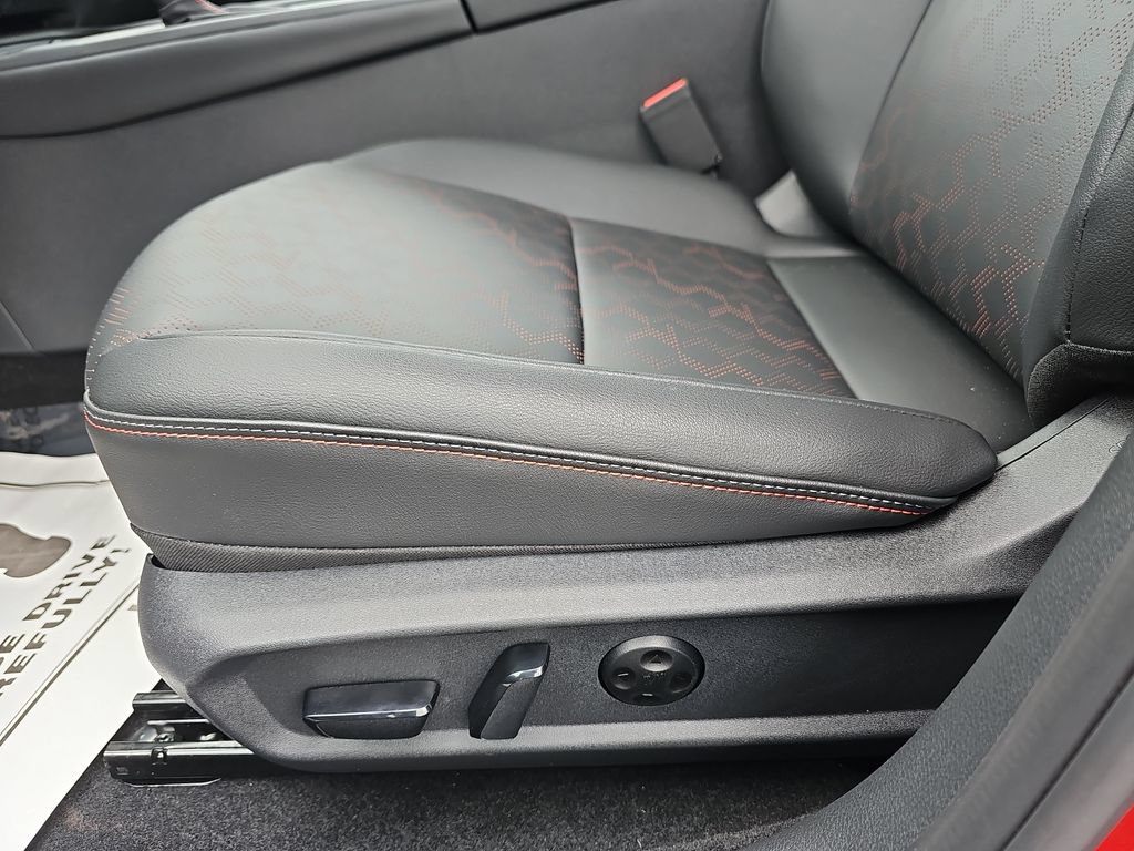 New 2026 Nissan Sentra SR w/ SR Premium Package FWD image 33