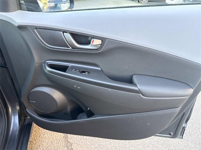 Used 2021 Hyundai Kona Ultimate w/ Cargo Package image 8