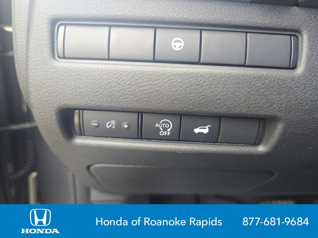 Used 2024 Nissan Rogue SV AWD/4WD image 27
