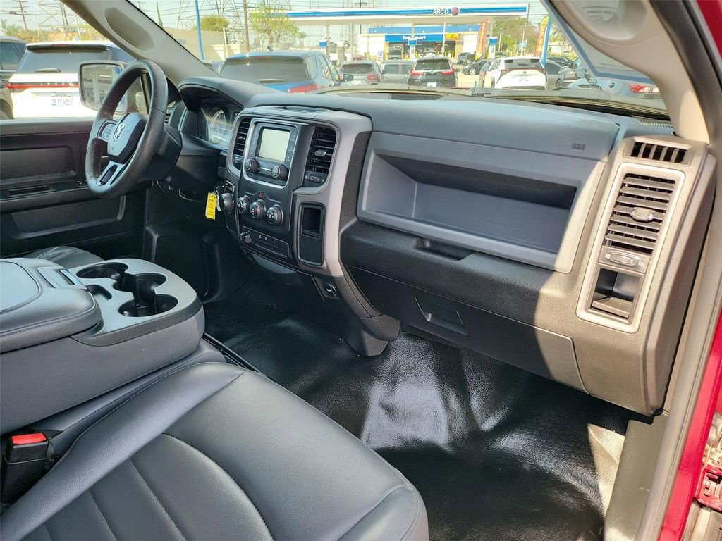 Used 2019 RAM 1500 Tradesman w/ Chrome Appearance Group RWD image 19
