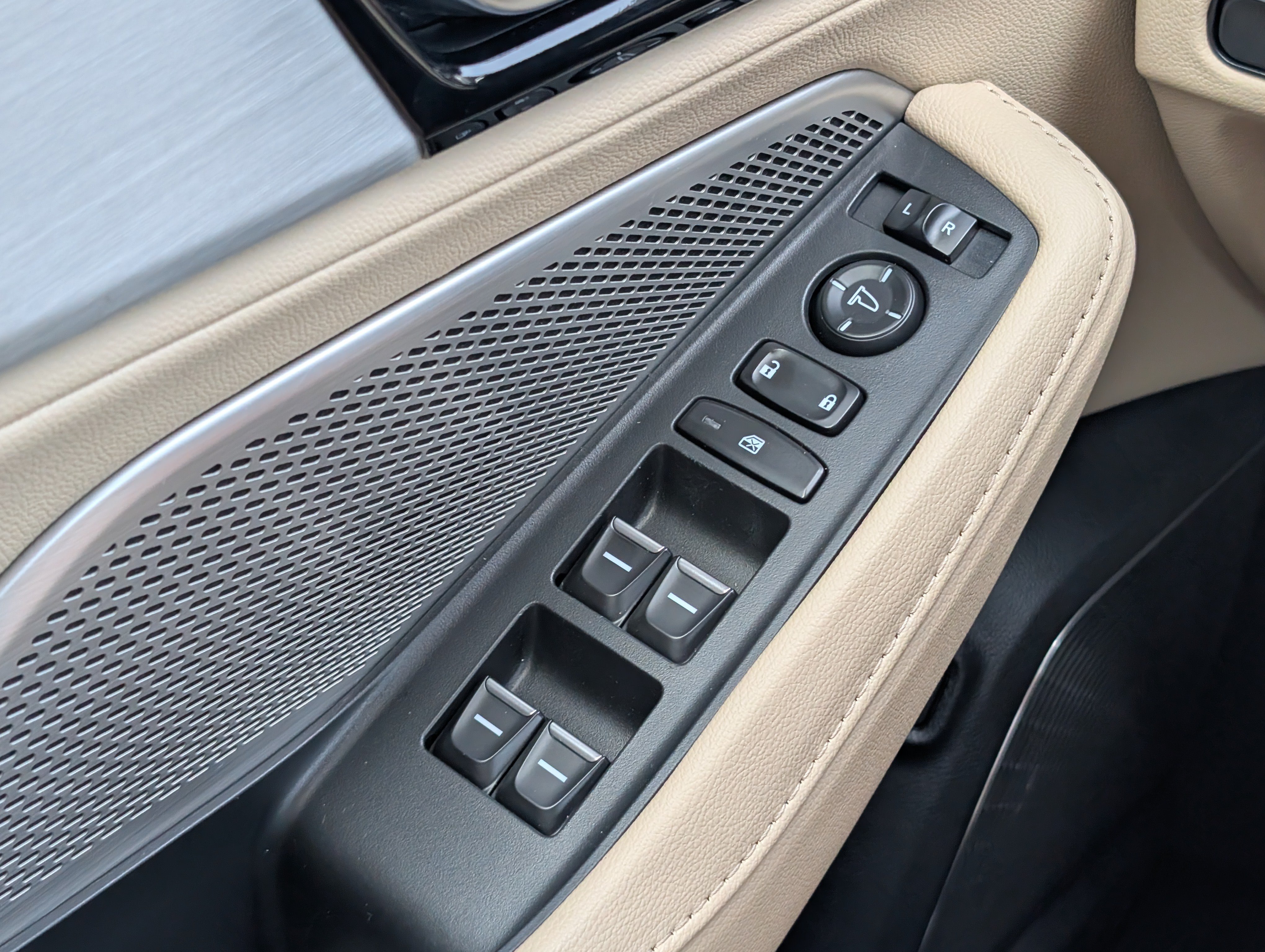 Certified 2023 Acura MDX SH-AWD image 23