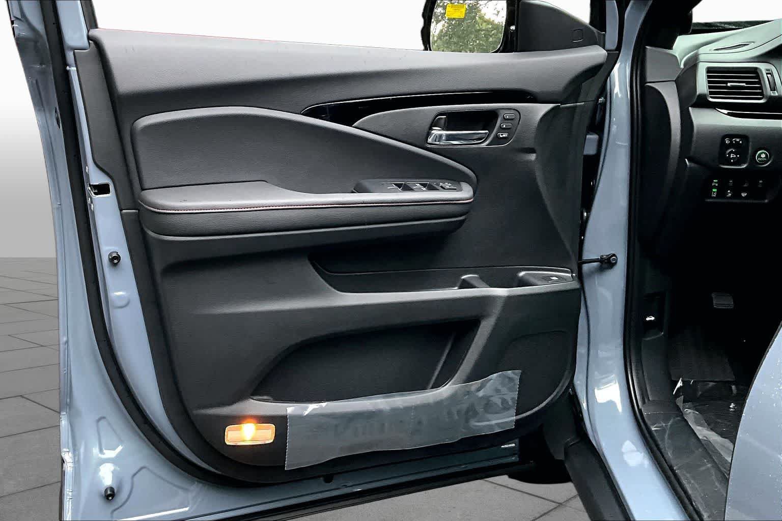 New 2026 Honda Ridgeline Black Edition image 13