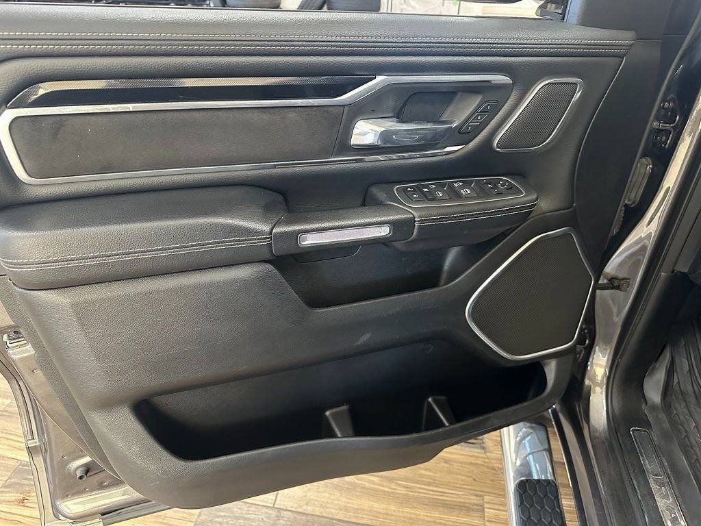 Used 2022 RAM 1500 Laramie AWD/4WD image 11