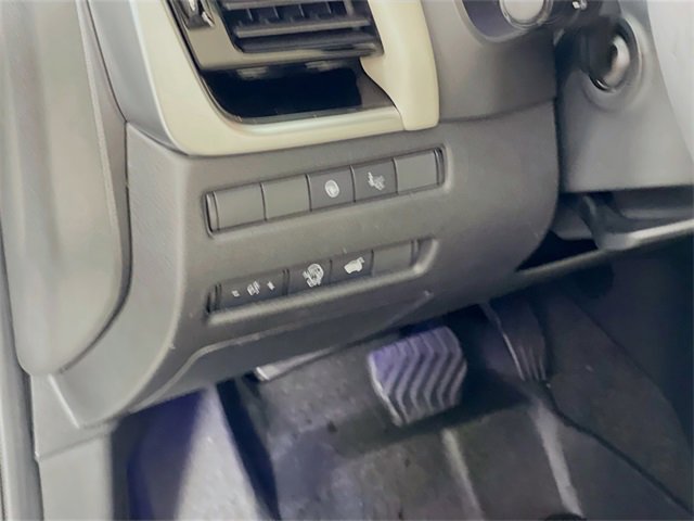 Used 2025 Nissan Rogue SL w/ Tech Package image 11