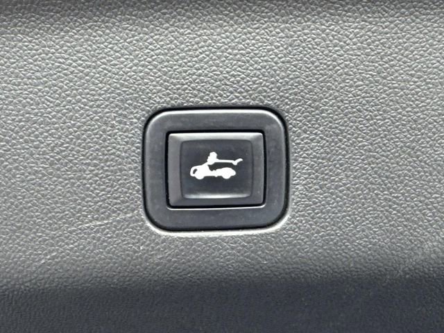 Used 2022 Chevrolet Tahoe RST w/ Luxury Package image 15