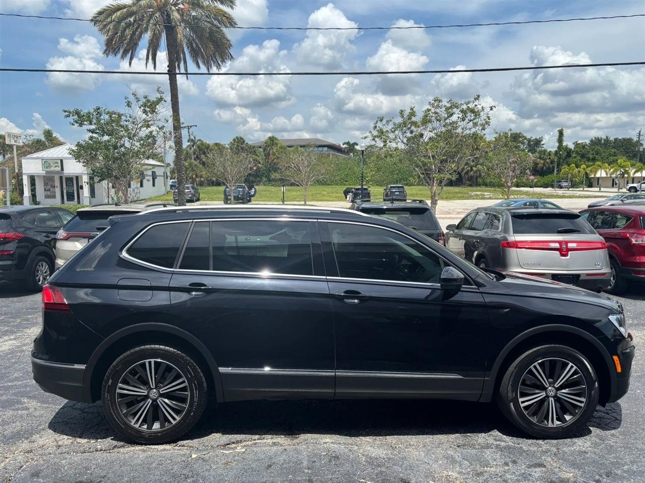 Used 2019 Volkswagen Tiguan SEL FWD image 6