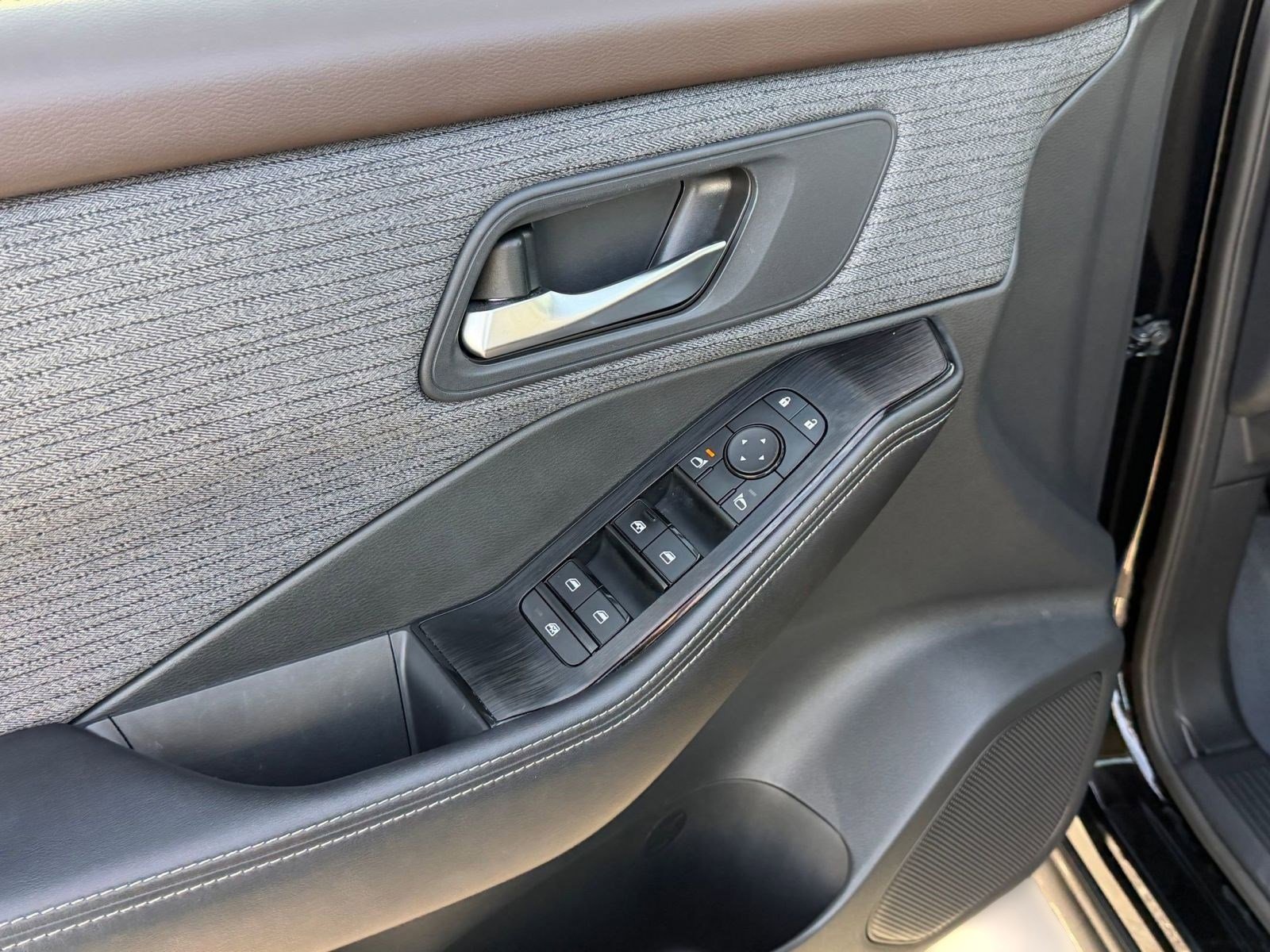 Certified 2022 Nissan Rogue SV image 21