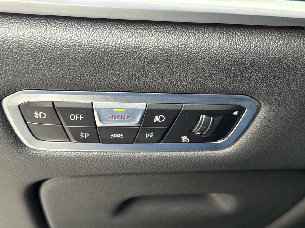 Used 2020 BMW X7 xDrive40i w/ Premium Package AWD/4WD image 28