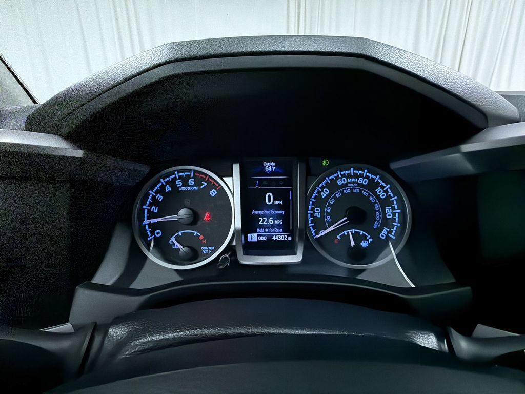 Certified 2022 Toyota Tacoma SR5 AWD/4WD image 21