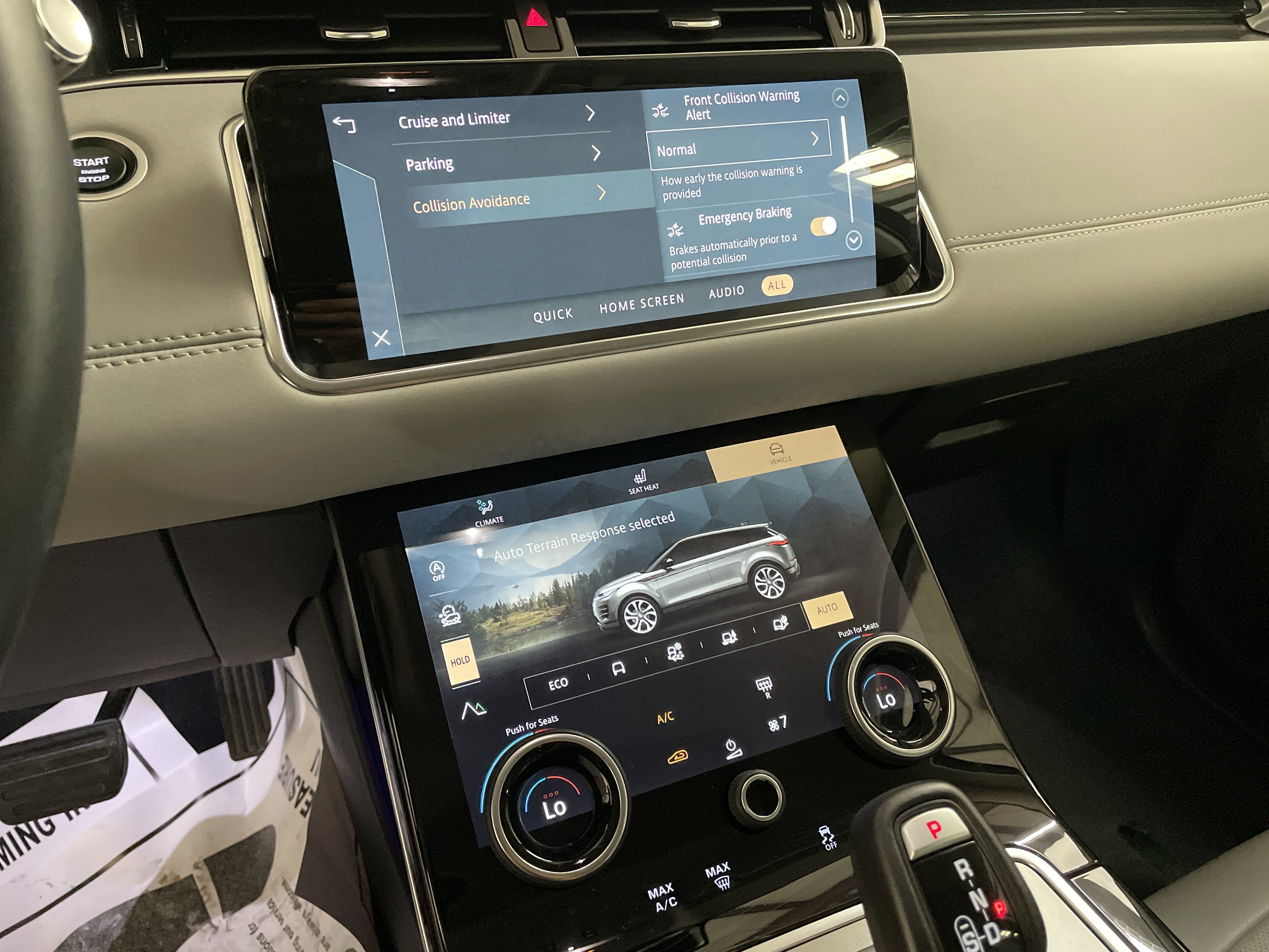 Used 2022 Land Rover Range Rover Evoque SE image 19