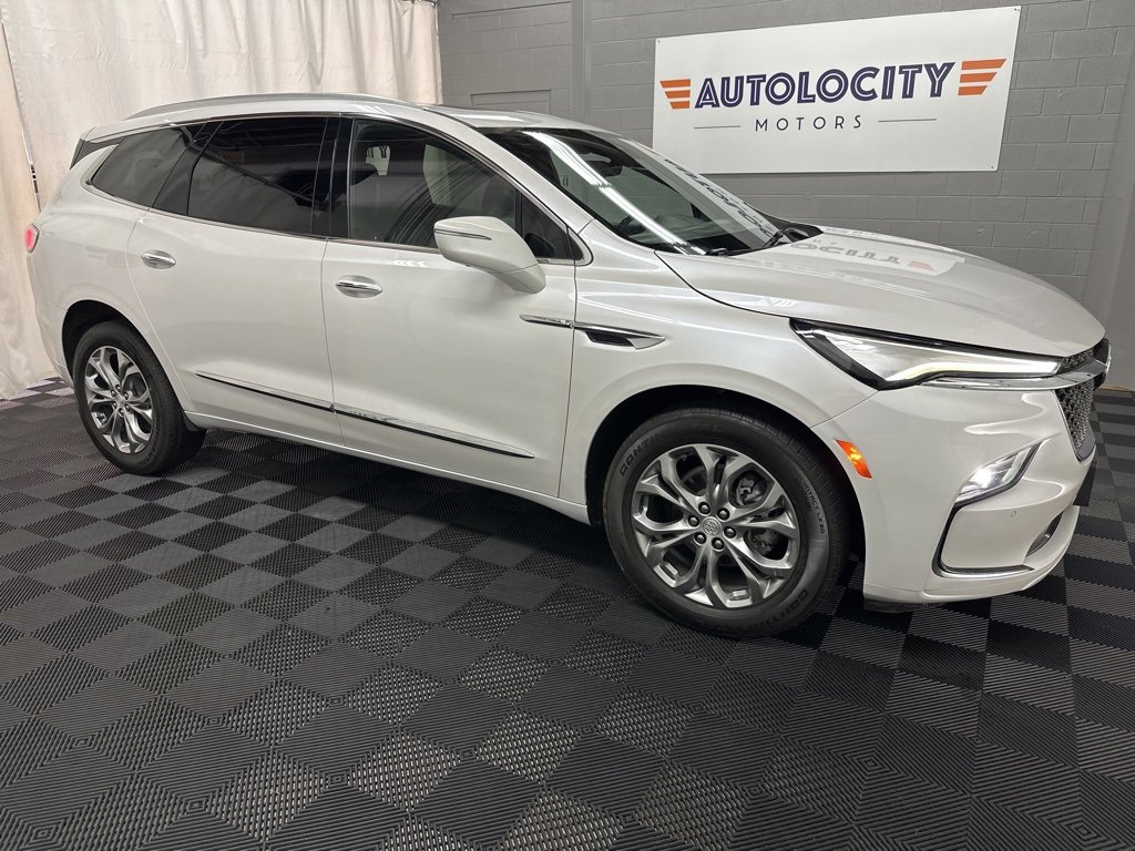 Used 2022 Buick Enclave Avenir w/ Avenir Technology Package image 2